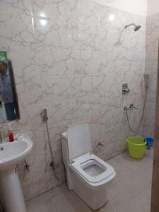 Bathroom Image of 1850 Sq.ft 2 BHK Builder Floor for rent in Gomti Nagar Lucknow for Rs. 20000