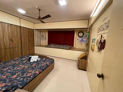 Bedroom Image of 1100 Sq.ft 2 BHK Apartment / Flat for rent in Andheri West Mumbai for Rs. 100000