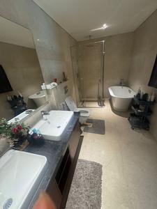 Bathroom Image of 3000 Sq.ft 3 BHK Apartment / Flat for rent in Prestige Leela Residences, Kodihalli Bengaluru for Rs. 335000