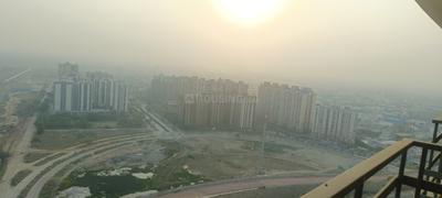 Balcony Image of 435 Sq.ft 1 BHK Apartment / Flat for rent in Paramount Golfforeste Oak &amp; Pine, Surajpur Greater Noida for Rs. 11500