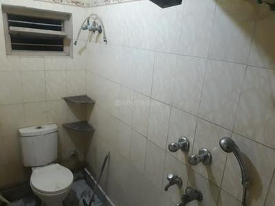 Bathroom Image of 701 Sq.ft 2 BHK Apartment / Flat for rent in Baranagar Kolkata for Rs. 9000