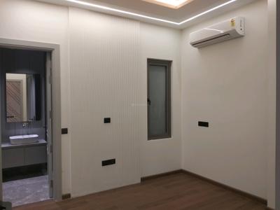 Bedroom Image of 4500 Sq.ft 4 BHK Builder Floor for sale in Model Town New Delhi for Rs. 65000000