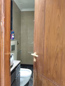 Common Bathroom Image of 2000 Sq.ft 3 BHK Builder Floor for sale in Sector 47 Gurgaon for Rs. 37000000