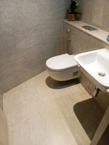 Common Bathroom Image of 1100 Sq.ft 3 BHK Apartment / Flat for rent in Adani Ten BKC, Bandra East Mumbai for Rs. 200000