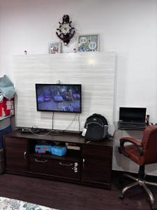 3 BHK Semi Furnished Flat