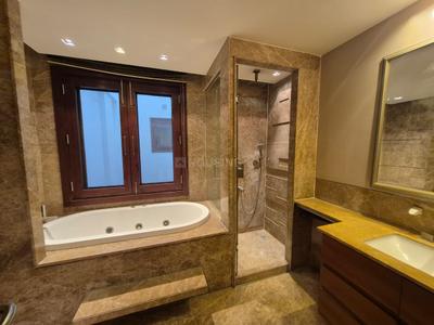 Bathroom Image of 5400 Sq.ft 4 BHK Builder Floor for rent in Safdarjung Development Area New Delhi for Rs. 350000