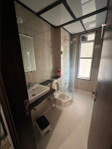 Bathroom Image of 1120 Sq.ft 3 BHK Apartment / Flat for rent in Runwal Elegante, Andheri West Mumbai for Rs. 200000