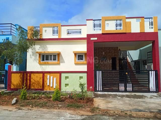 Selvi green square ph 1 Main Image 1