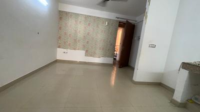 Living Room Image of 980 Sq.ft 3 BHK Apartment / Flat for rent in ROF Amaltas, Sector 92 Gurgaon for Rs. 16000