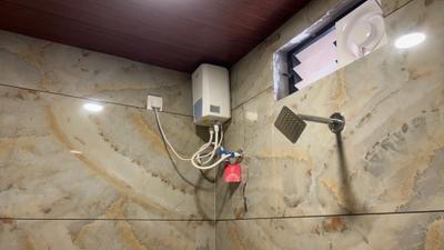 Bathroom Image of 350 Sq.ft 1 RK Builder Floor for rent in Mahalakshmi Nagar Indore for Rs. 16000