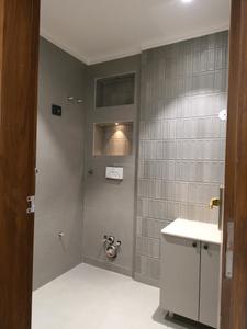 Common Bathroom Image of 2000 Sq.ft 4 BHK Builder Floor for sale in Indirapuram Ghaziabad for Rs. 25800000