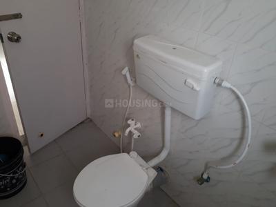 Bathroom Image of 625 Sq.ft 2 BHK Apartment / Flat for rent in Hiland Golf Greens, Batanagar Kolkata for Rs. 8500