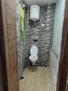 Bathroom Image of 1350 Sq.ft 3 BHK Builder Floor for sale in Bhattakufer Shimla for Rs. 8000000