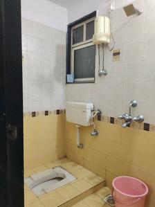 Common Bathroom Image of 550 Sq.ft 1 BHK Apartment / Flat for rent in Bhoomi Park, Malad West Mumbai for Rs. 38000