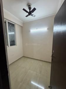 Bedroom Image of 945 Sq.ft 2.5 BHK Apartment / Flat for rent in NBCC Golf Homes, Noida Extension Greater Noida for Rs. 19000