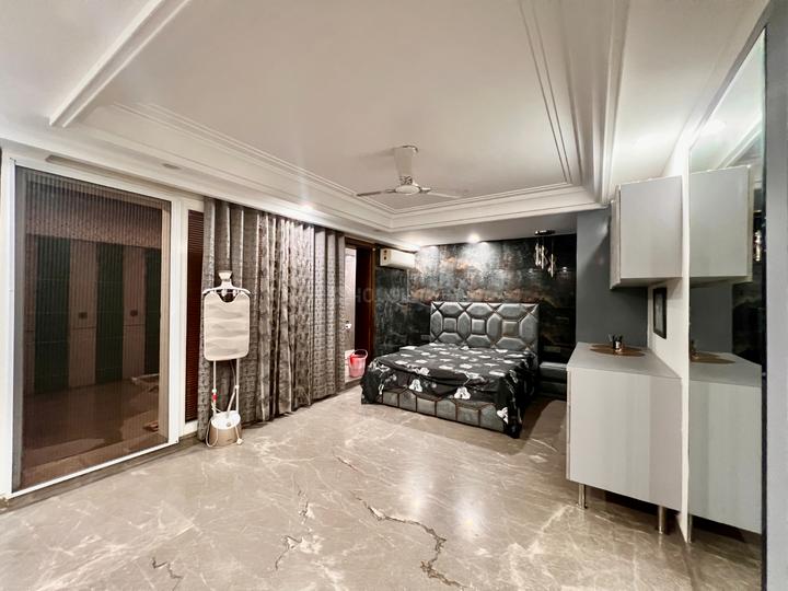 Sector 25, DLF Phase 2 Main Image 1