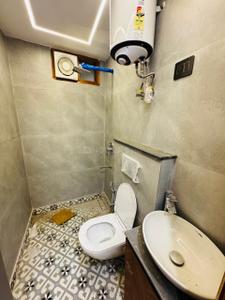Image of 900 Sq.ft 3 BHK Builder Floor for sale in Govindpuri, New Delhi for Rs. 6000000
