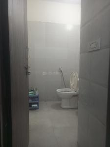Bathroom Image of 150 Sq.ft 1 RK Apartment / Flat for rent in Sector 15 Noida for Rs. 2600