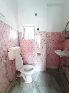 Bathroom Image of 1386 Sq.ft 4 BHK Independent House for sale in Garfa Kolkata for Rs. 12500000