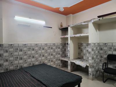 Bedroom Image of 180 Sq.ft 1 RK Apartment / Flat for rent in DDA Flats Munirka, Munirka New Delhi for Rs. 13000