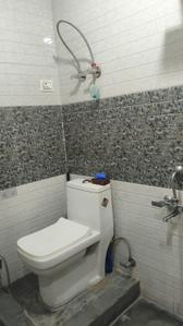 Bathroom Image of 450 Sq.ft 1 BHK Builder Floor for rent in ATFL JVTS Gardens, Chhattarpur New Delhi for Rs. 13000