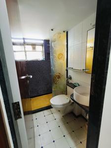 Bathroom Image of 1300 Sq.ft 2 BHK Apartment / Flat for rent in Worli Mumbai for Rs. 150000