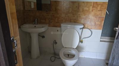 Image of 1040 Sq.ft 2 BHK Apartment / Flat for rent in Supertech Livingston, Crossings Republik, Ghaziabad for Rs. 18500