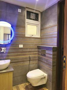 Common Bathroom Image of 2700 Sq.ft 4 BHK Builder Floor for sale in Mayfield Garden Luxury Floors, Mayfield Garden Gurgaon for Rs. 33000000