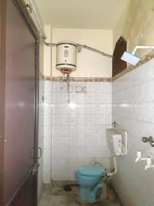 Common Bathroom Image of 850 Sq.ft 2 BHK Builder Floor for rent in Kamla Nagar New Delhi for Rs. 23000