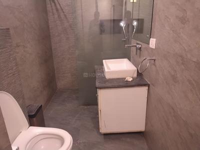 Bathroom Image of 1800 Sq.ft 2 BHK Builder Floor for rent in South Extension II New Delhi for Rs. 60000