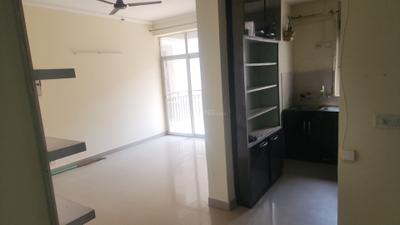 Bedroom Image of 1120 Sq.ft 2 BHK Apartment / Flat for rent in Paramount Mapple, Crossings Republik Ghaziabad for Rs. 17000