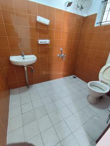 Bathroom Image of 1000 Sq.ft 2 BHK Builder Floor for rent in Indira Nagar Bengaluru for Rs. 35000
