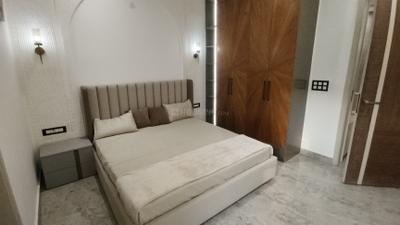 Bedroom Image of 1650 Sq.ft 3 BHK Builder Floor for sale in Kaushambi Ghaziabad for Rs. 16000000
