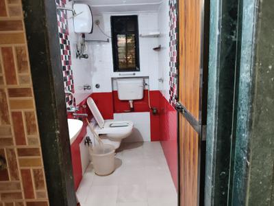 Evershine Rajendar Vihar Bathroom One 4