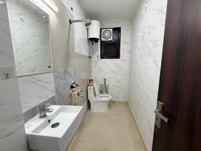 Bathroom Image of 1600 Sq.ft 4 BHK Apartment / Flat for sale in Vasant Kunj New Delhi for Rs. 14500000