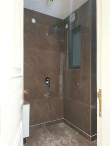 Common Bathroom Image of 2200 Sq.ft 5 BHK Builder Floor for sale in Indirapuram Ghaziabad for Rs. 38003001