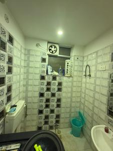 Bathroom Image of 2152 Sq.ft 3 BHK Builder Floor for rent in Indira Nagar Lucknow for Rs. 25000