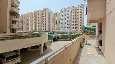 Image of 1120 Sq.ft 2 BHK Apartment / Flat for rent in SRS Royal Hills, Sector 87, Faridabad for Rs. 21000