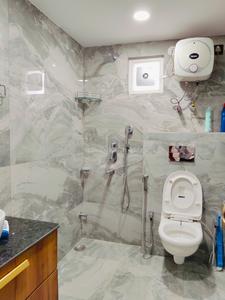 Bathroom Image of 1800 Sq.ft 3 BHK Apartment / Flat for rent in Varun Apartments, Sector 62 Noida for Rs. 40000