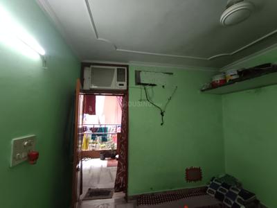 Bedroom Image of 450 Sq.ft 2 BHK Builder Floor for rent in Kotla Mubarakpur New Delhi for Rs. 15000