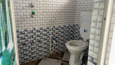 Bathroom Image of 326 Sq.ft 1 RK Independent House for rent in Keshtopur Kolkata for Rs. 6500