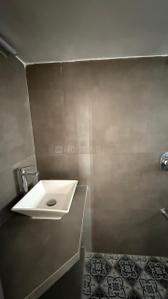 Bathroom Image of 850 Sq.ft 2.5 BHK Apartment / Flat for sale in Verdent Boston Harbor, Andheri West Mumbai for Rs. 27000000