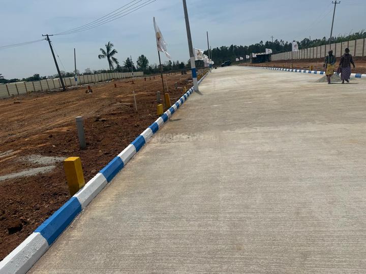 Erayaa Green Valley Main Image 1