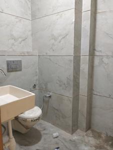 Common Bathroom Image of 510 Sq.ft 2 BHK Builder Floor for rent in Shastri Nagar New Delhi for Rs. 18500