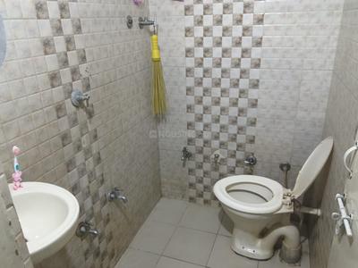 Bathroom Image of 1100 Sq.ft 2 BHK Apartment / Flat for rent in Nikol Ahmedabad for Rs. 15000