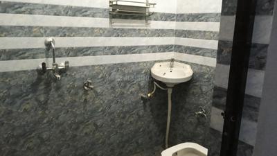 Bathroom Image of 1000 Sq.ft 2 BHK Independent House for rent in Shatabdipuram Gorakhpur for Rs. 7500