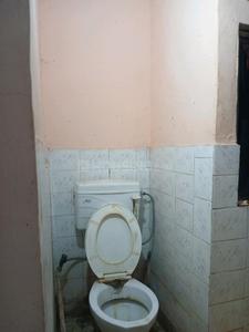 Bathroom Image of 400 Sq.ft 1 BHK Apartment / Flat for rent in Tilak Nagar New Delhi for Rs. 5500