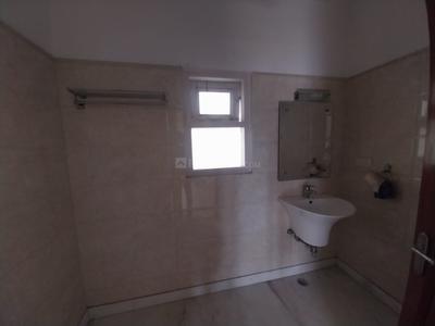Bathroom Image of 1110 Sq.ft 2 BHK Independent House for rent in RWA Lajpat Nagar 4 Colonies, Lajpat Nagar New Delhi for Rs. 41500