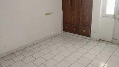 Bedroom Image of 1600 Sq.ft 3 BHK Apartment / Flat for rent in CGHS Sabka Ghar Apartments, Sector 6 Dwarka New Delhi for Rs. 40000