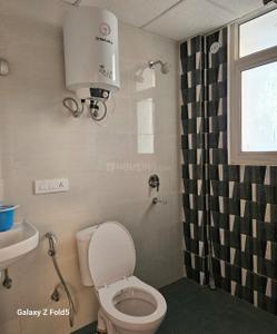 Bathroom Image of 1500 Sq.ft 3 BHK Apartment / Flat for rent in Omaxe Residency, Arjunganj Lucknow for Rs. 26000